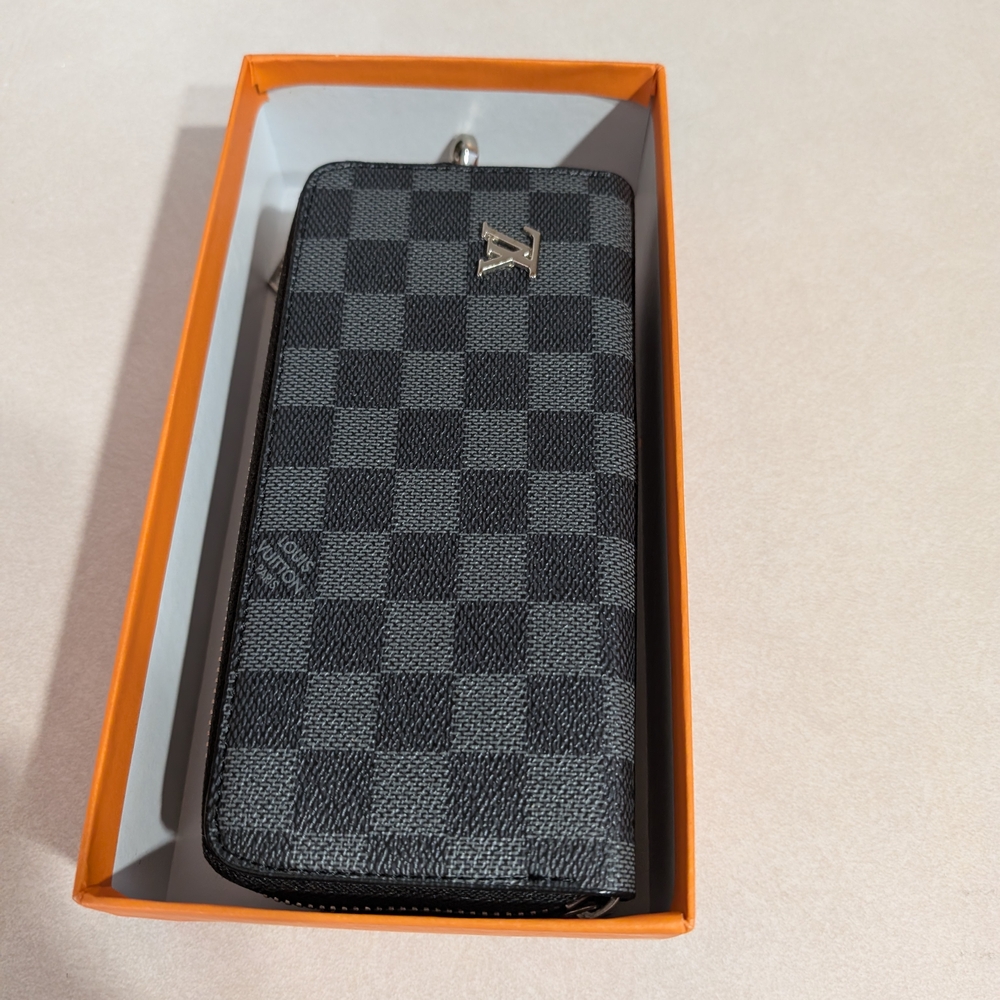 Louis Vuitton Damier Graphite Wallet with Silver Accents - Picture 9 of 12